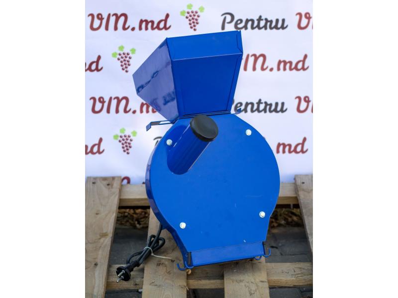 Измельчитель зерна и кормов 750W , 180 кг/ч