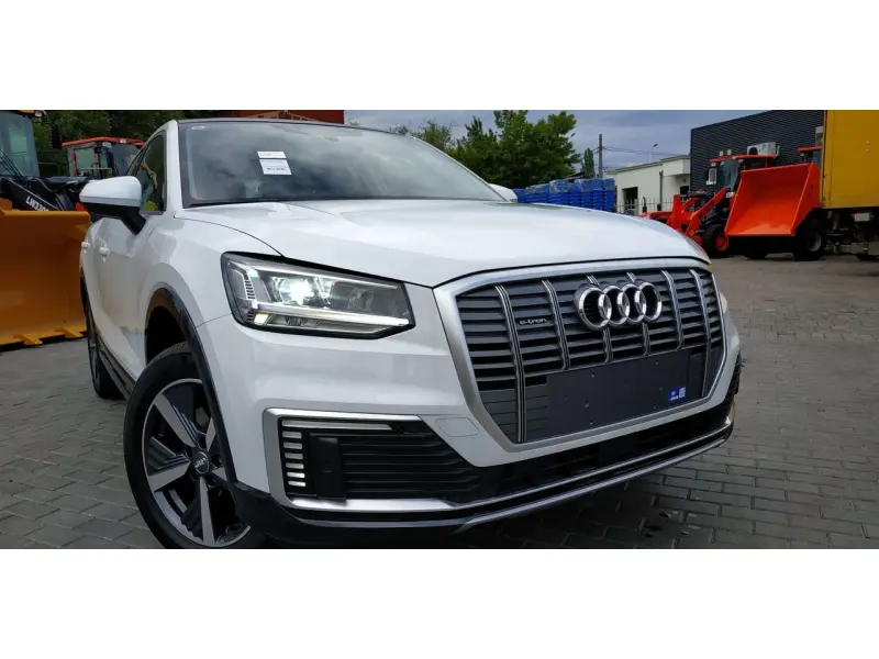 AUDI Q2L E-TRON (2020) 