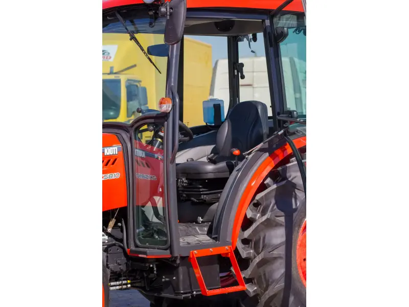 TRACTOR KIOTI DK-5810 TRACTOR KIOTI DK-5810