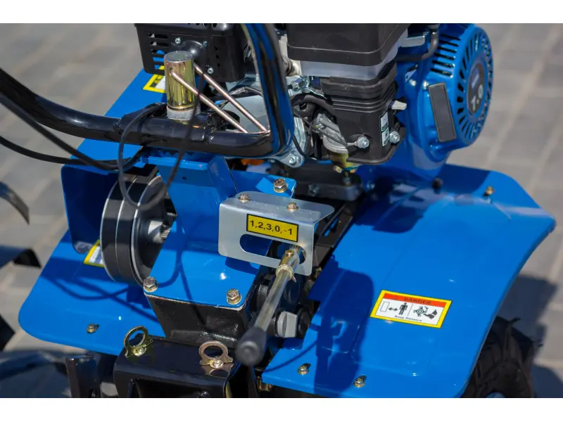 Motocultor Bizon DTZ470B 7 CP benzină, pormire manuala + freză. Lățimea de cultivare - 720 mm