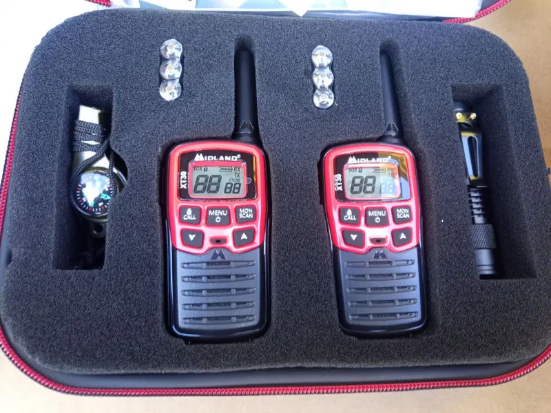 Set de urgență Midland (Ratie XT-30 2 buc, fluier, lanternă)