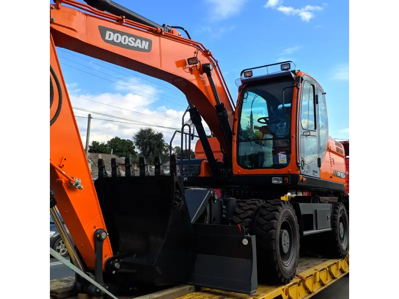 Гусеничный экскаватор Doosan DX200A-7M . 