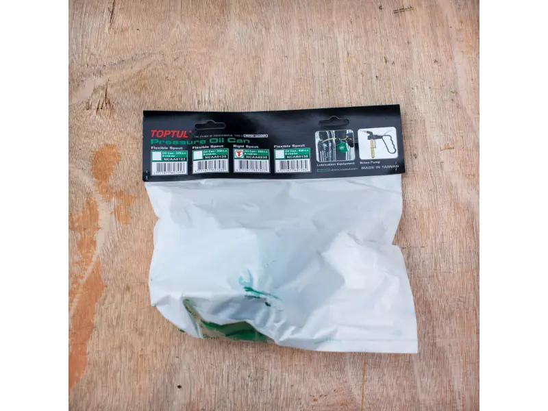 Pistol pentru ulei 350ml cu vârful dur NCAA0235 Toptul